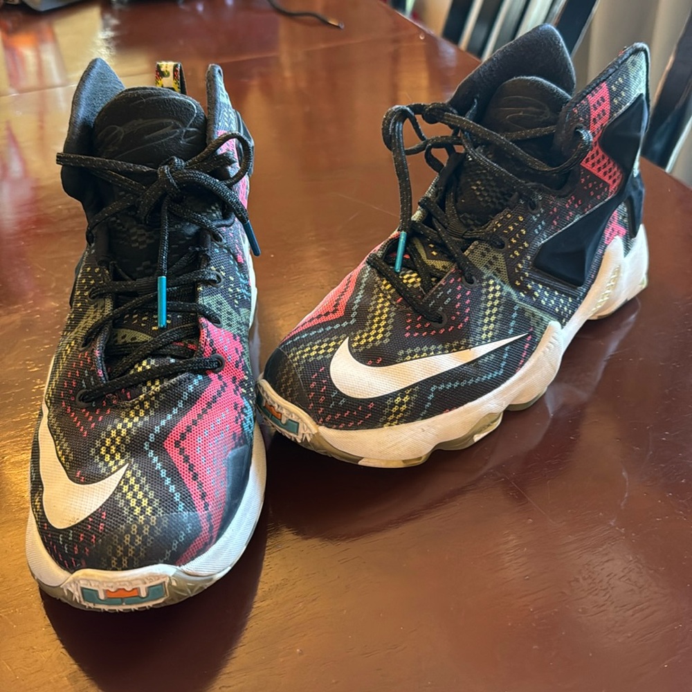 Nike LEBRON 13 BHM.